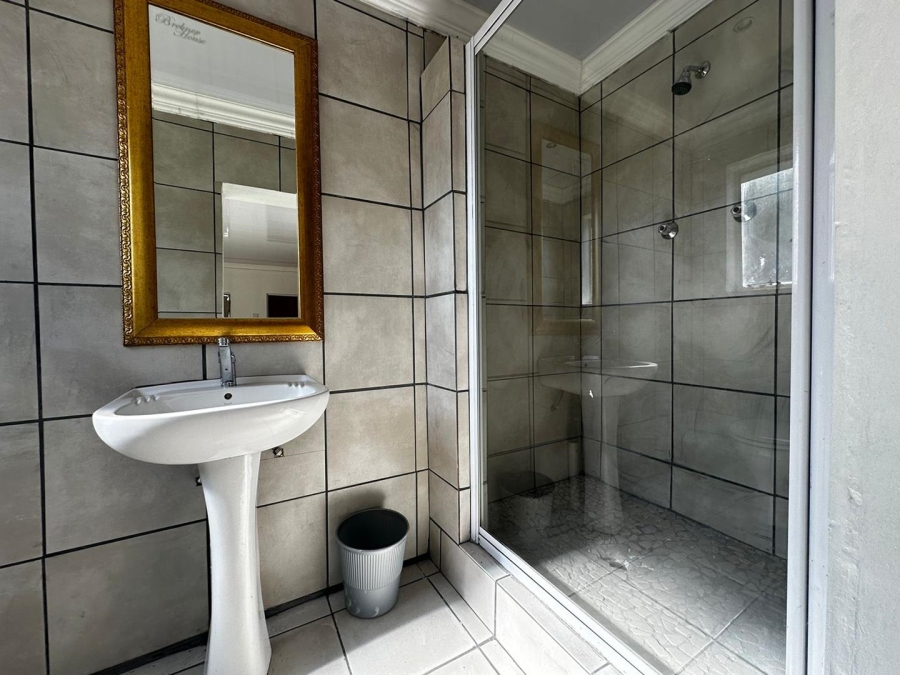 7 Bedroom Property for Sale in Brandwag Free State